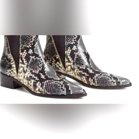 Marc Fisher Chelsea Snake Skin Boot.size 8.50 M - Picture 2 of 7